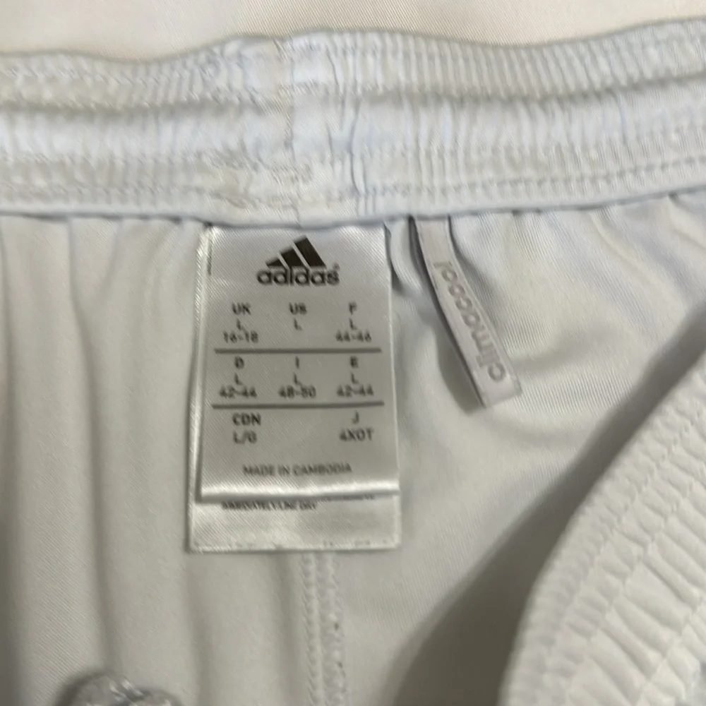 Men’s Adidas athletic shorts size large